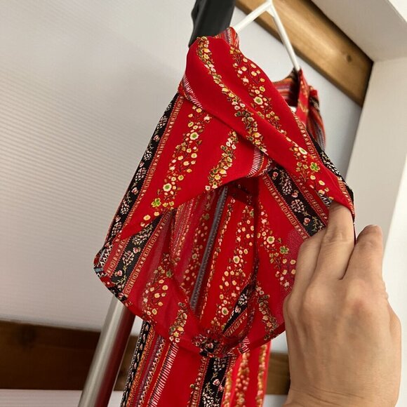 Loft Red Abstract Floral Stripe Scoop Neck Petal Short Sleeve Blouse Sz M - Picture 5 of 15